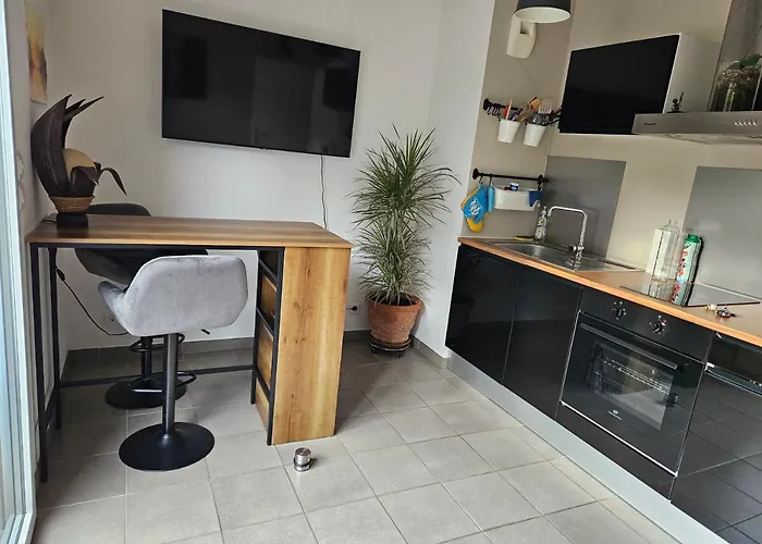 Appartement Cosy Climatisé Dans Résidence Fermée